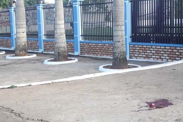 2 thanh niên bị truy sát như phim giữa ban ngày