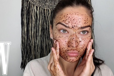 Shanina Shaik trình diễn cho Victoria's Secret