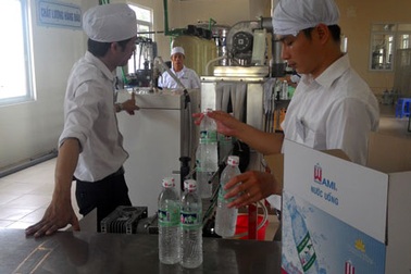 Hành khách sắp hết cảnh “kêu trời” ở giá nước tinh khiết ở sân bay?