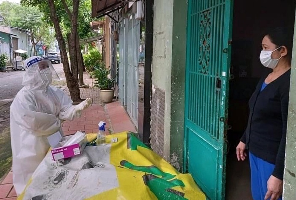 Thứ trưởng Bộ Y tế kêu gọi người dân TPHCM tự test nhanh Covid-19 - 2 Thứ trưởng Bộ Y tế kêu gọi người dân TPHCM tự test nhanh Covid-19 - 2