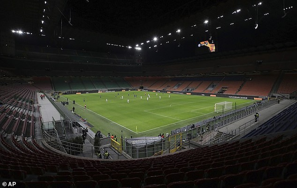Serie A vẫn không hoãn bất chấp Covid-19 đang bùng phát ở Italia - 1 Serie A vẫn không hoãn bất chấp Covid-19 đang bùng phát ở Italia - 1