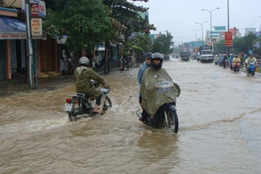 Miền Bắc nắng ráo, miền Trung nguy cơ lũ quét