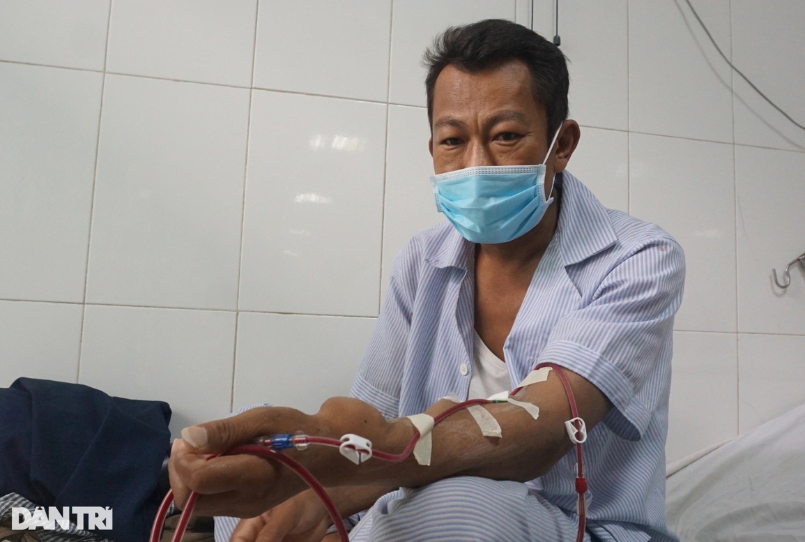 Bệnh nhân chạy thận rưng rưng đón Tết sớm - 2 Bệnh nhân chạy thận rưng rưng đón Tết sớm - 2