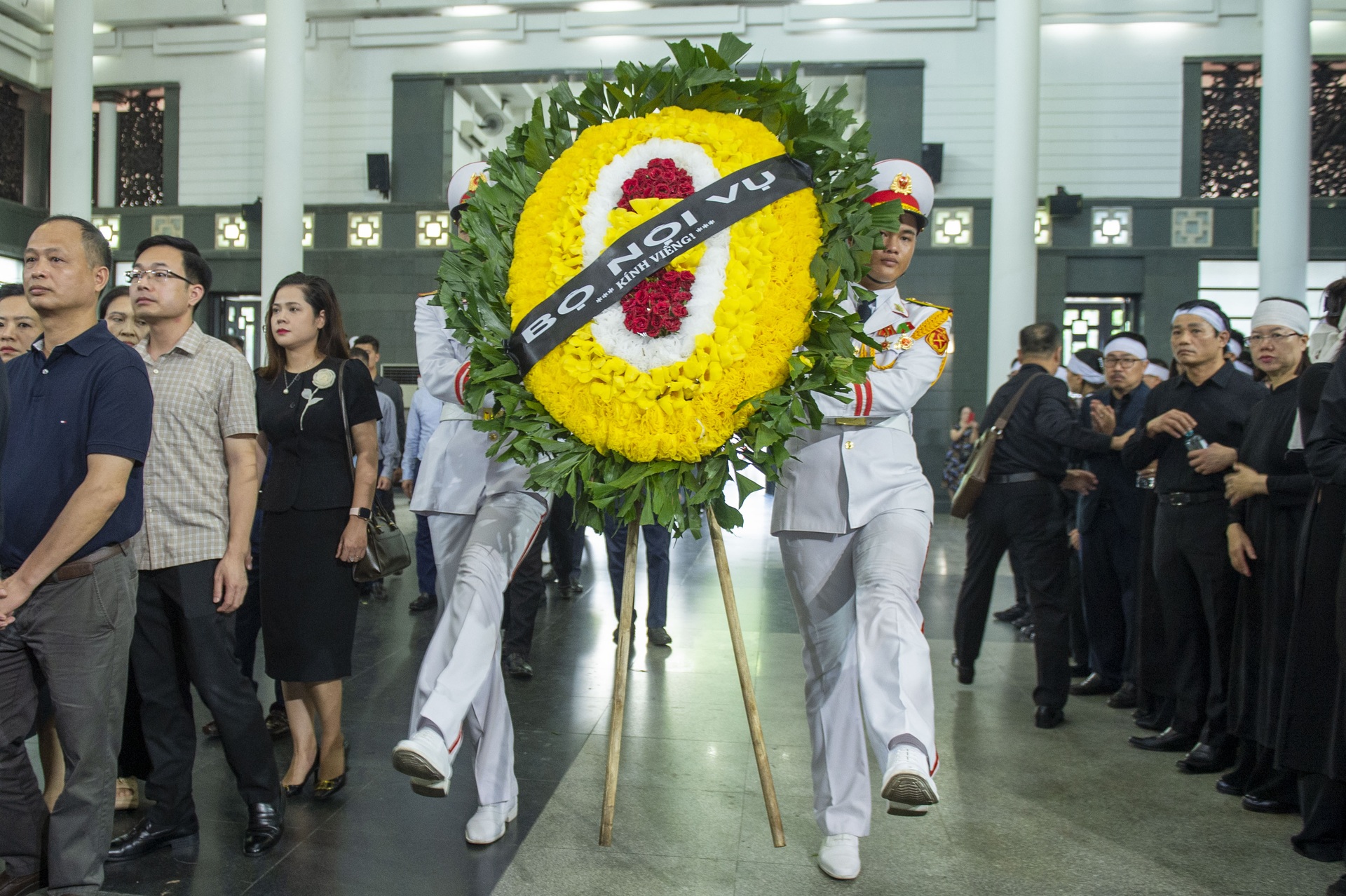 Trang trọng lễ tang nguyên Bộ trưởng Lê Huy Ngọ - 12 Trang trọng lễ tang nguyên Bộ trưởng Lê Huy Ngọ - 12