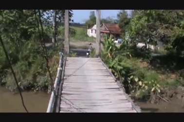 Hàng ngàn người dân mong chờ bắc cầu mới qua kênh Cái Bàn