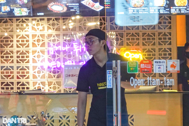 Chủ nhà hàng khu ẩm thực đắt đỏ nhất TPHCM: Chúng tôi may mắn "sống sót"