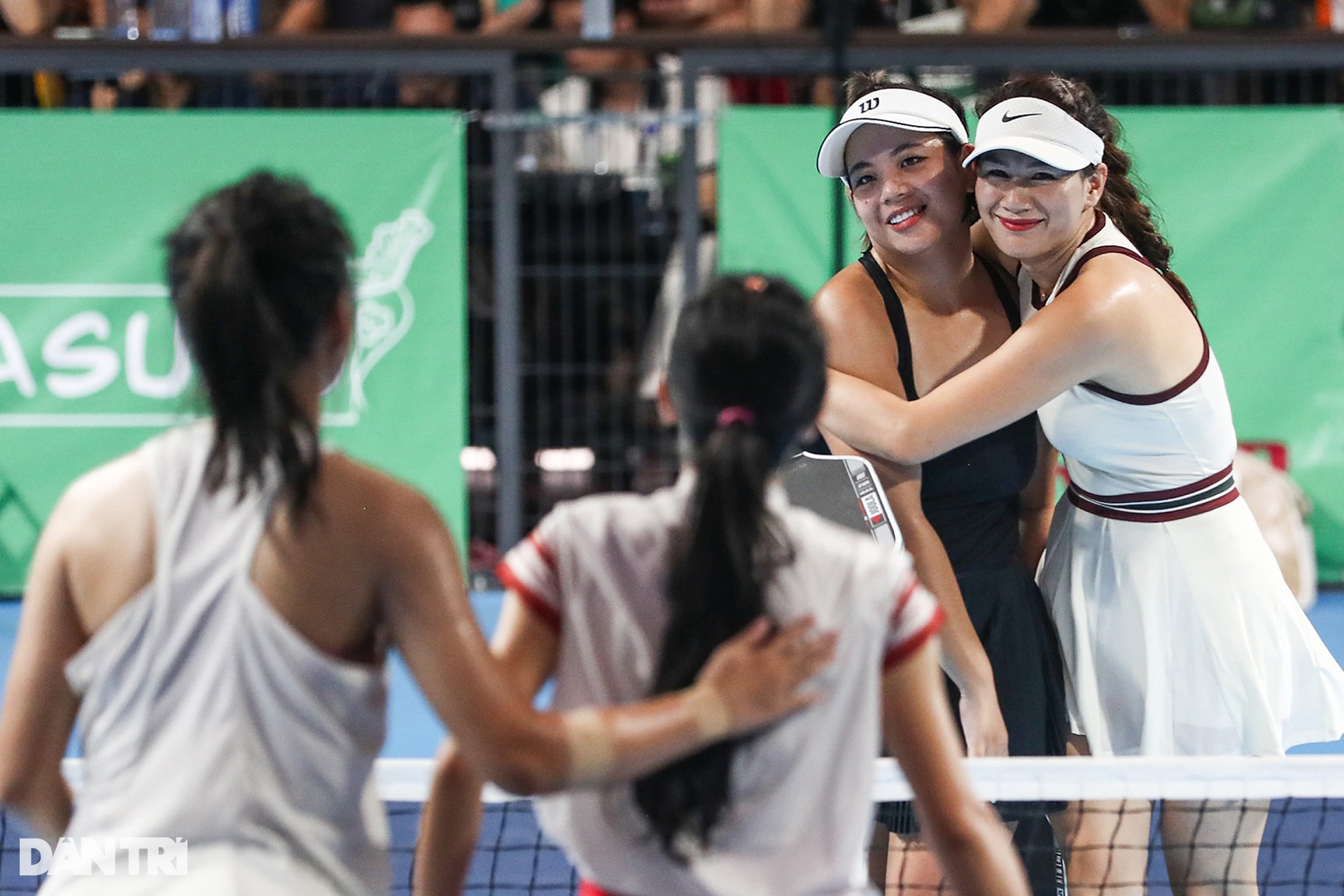 Rực rỡ các trận cầu đinh ngày thi đấu thứ 2 giải pickleball báo Dân trí - 7 Rực rỡ các trận cầu đinh ngày thi đấu thứ 2 giải pickleball báo Dân trí - 7