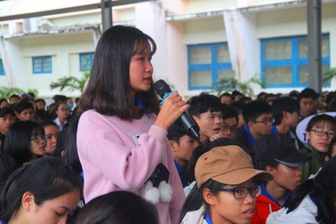 Thí sinh băn khoăn học ngành gì để ra trường có việc