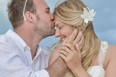 Cô dâu hói cả đầu vì căng thẳng chuẩn bị đám cưới trong mơ