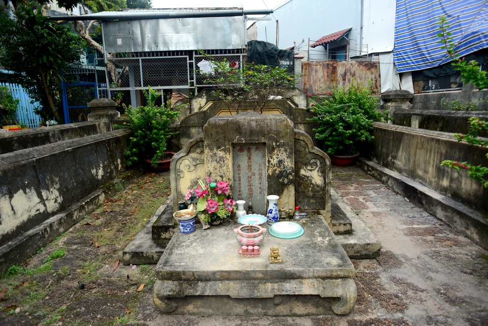 Mộ cổ.jpg Mộ cổ.jpg