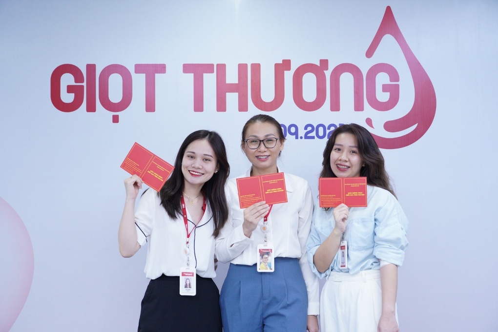 Người TNG Holdings Vietnam mang giọt thương gửi vào ngân hàng máu - 5 Người TNG Holdings Vietnam mang giọt thương gửi vào ngân hàng máu - 5