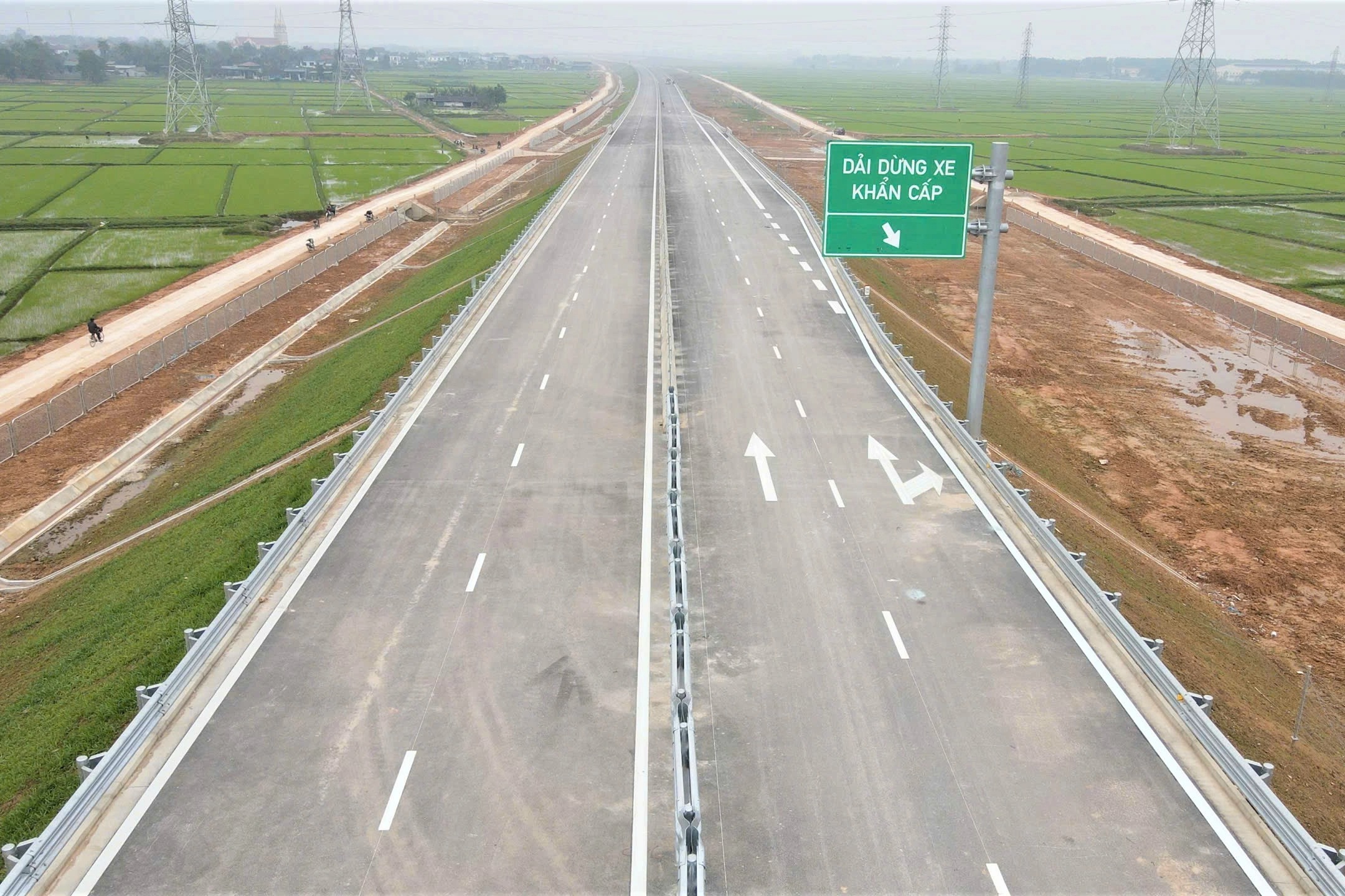 Ô tô có thể đi thẳng trên cao tốc từ Hà Nội đến Quảng Trị từ 30/6 - 2