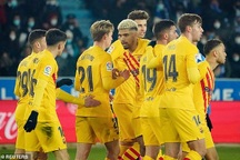 Real Madrid hòa thất vọng, Barcelona vươn lên thứ 5 ở La Liga