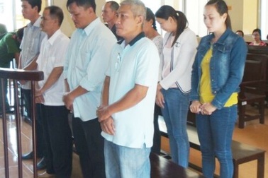 8 cựu cán bộ, nhân viên Ngân hàng Việt Á chi nhánh Bạc Liêu lĩnh án