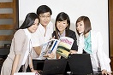 Học bổng bán phần tại trường cao đẳng Felicican - Mỹ