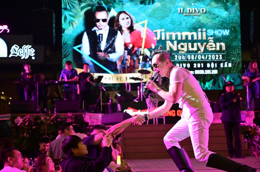 Jimmii Nguyễn lên tiếng sau sự cố đêm nhạc bị dừng khẩn cấp - 2 Jimmii Nguyễn lên tiếng sau sự cố đêm nhạc bị dừng khẩn cấp - 2