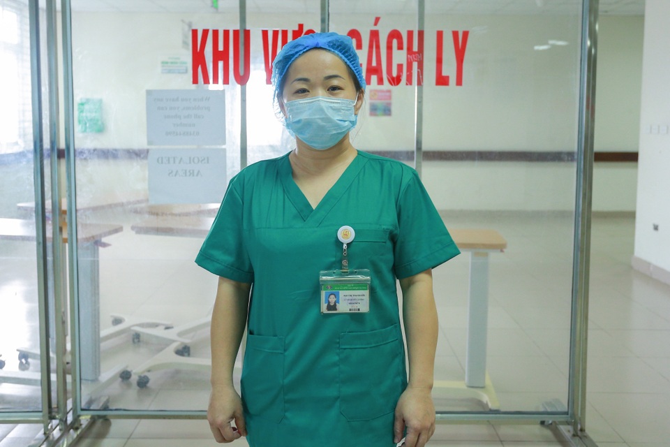 Hơn 200 “blouse trắng” cách ly cùng bệnh nhân Covid-19 - 8 Hơn 200 “blouse trắng” cách ly cùng bệnh nhân Covid-19 - 8