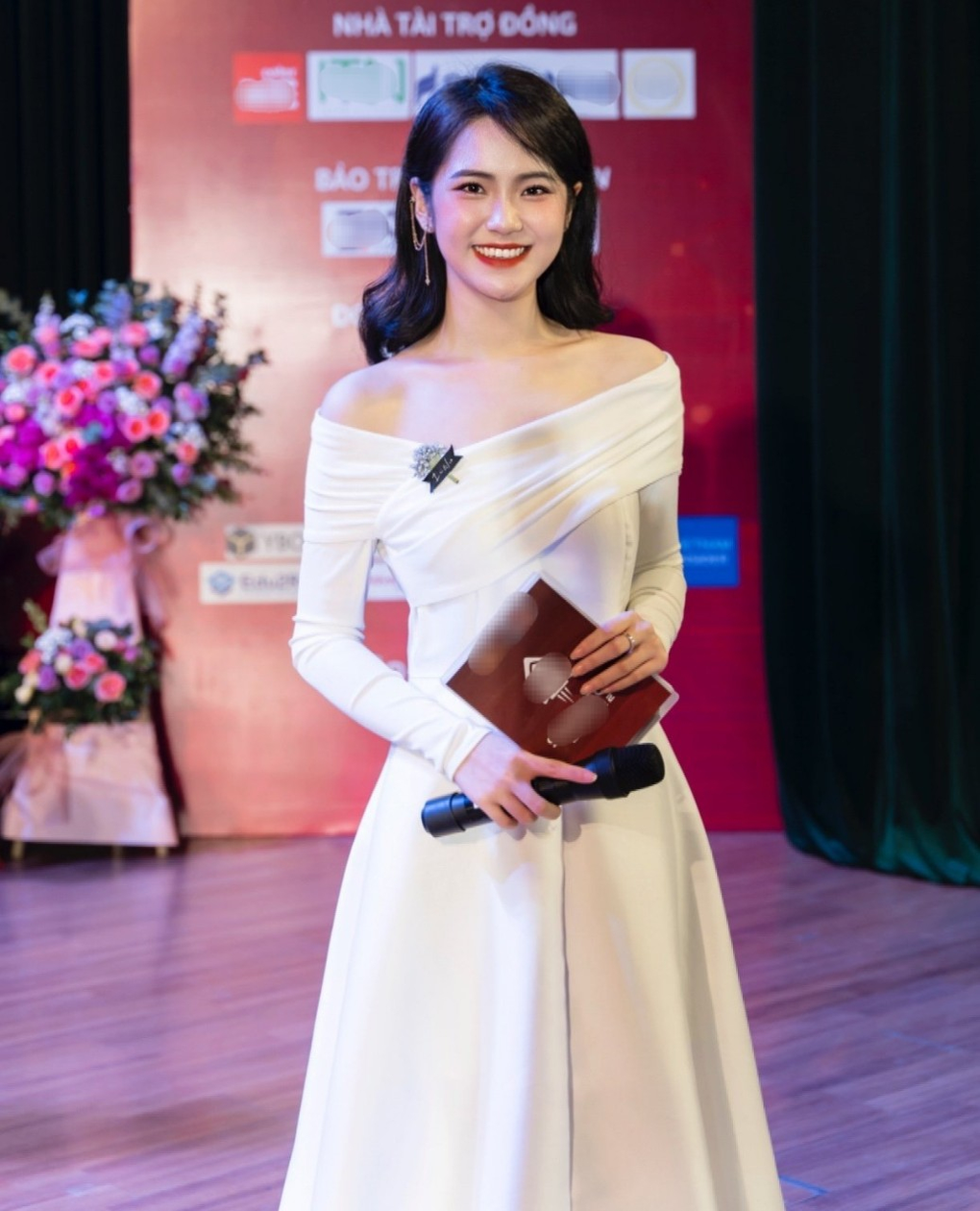 Nữ sinh Học viện Ngân hàng đam mê làm MC, tự chủ tài chính ở tuổi 20 - 1 Nữ sinh Học viện Ngân hàng đam mê làm MC, tự chủ tài chính ở tuổi 20 - 1