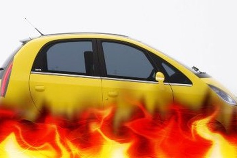 Cháy xe Tata Nano 
