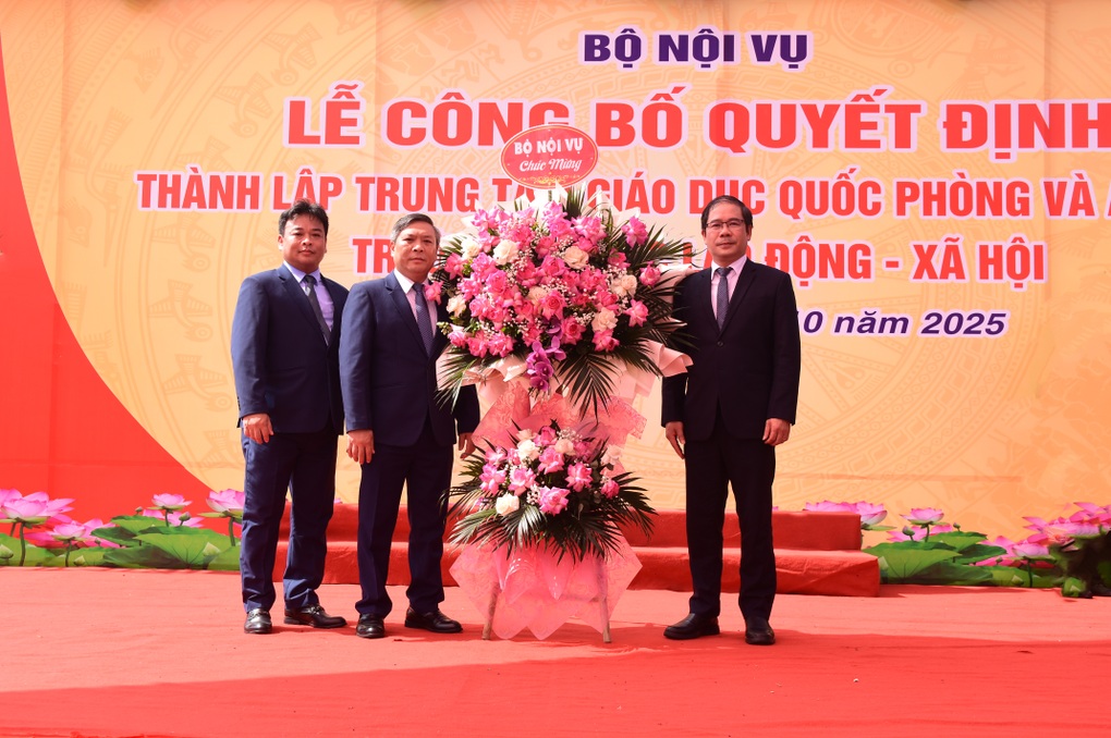 Trường Đại học Lao động - Xã hội ra mắt Trung tâm Giáo dục Quốc phòng và An ninh - 3 Trường Đại học Lao động - Xã hội ra mắt Trung tâm Giáo dục Quốc phòng và An ninh - 3