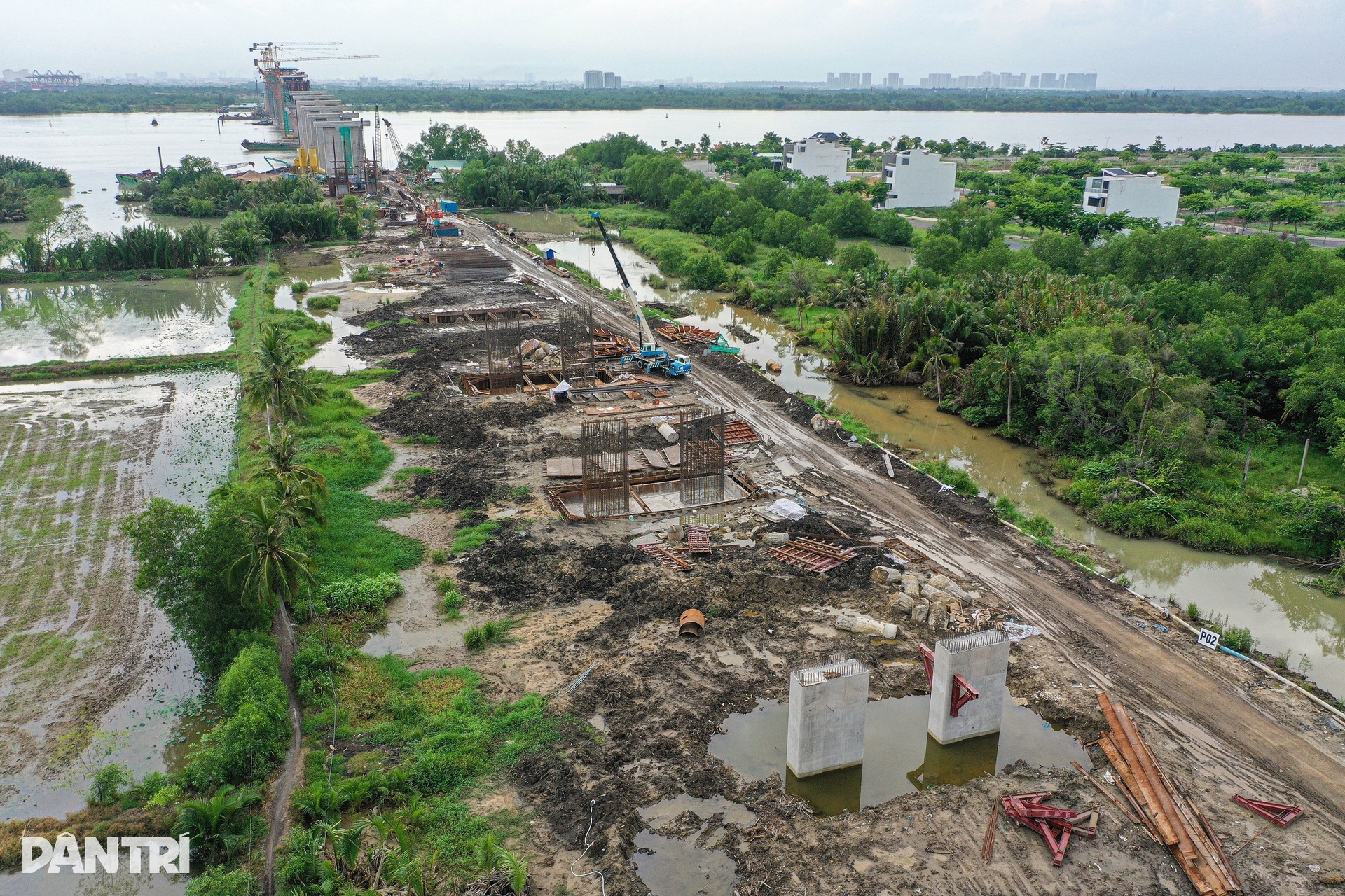 Chi chít nhà, cột điện giữa công trường Vành đai 3 TPHCM đoạn qua Đồng Nai - 7 Chi chít nhà, cột điện giữa công trường Vành đai 3 TPHCM đoạn qua Đồng Nai - 7