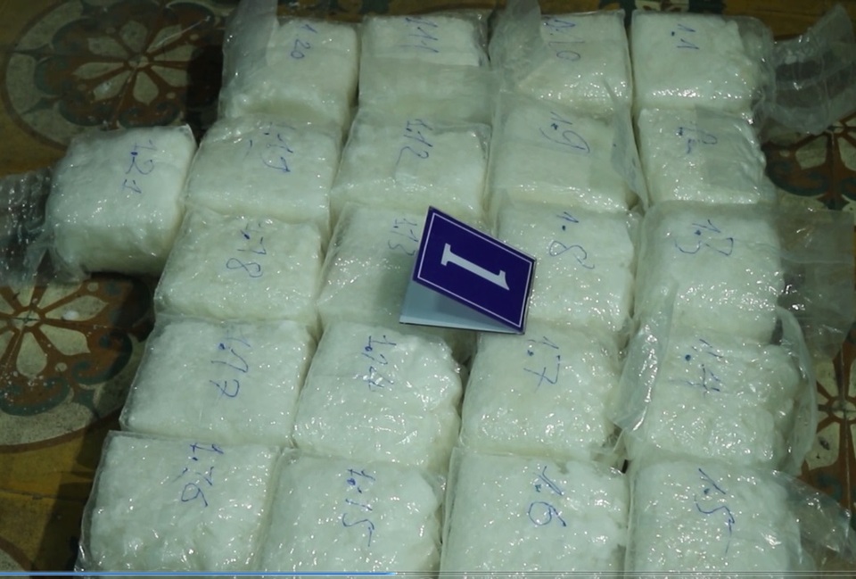 Dùng xe bán tải vận chuyển hơn 3 tạ ma túy đá - 2 Dùng xe bán tải vận chuyển hơn 3 tạ ma túy đá - 2