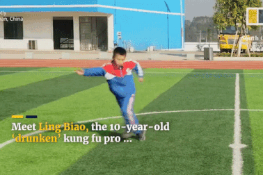 Cậu bé 10 tuổi biểu diễn Túy quyền gây sốt mạng xã hội