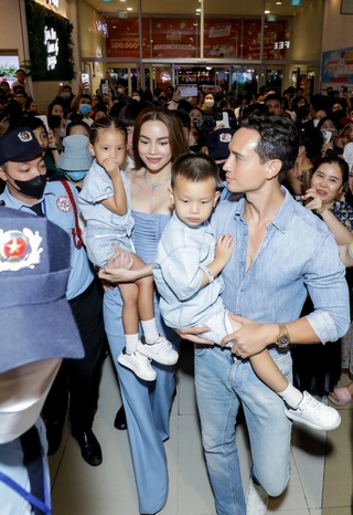 Hồ Ngọc Hà diện đồ đồng điệu cùng con gái, không hàng hiệu vẫn gây sốt - 8