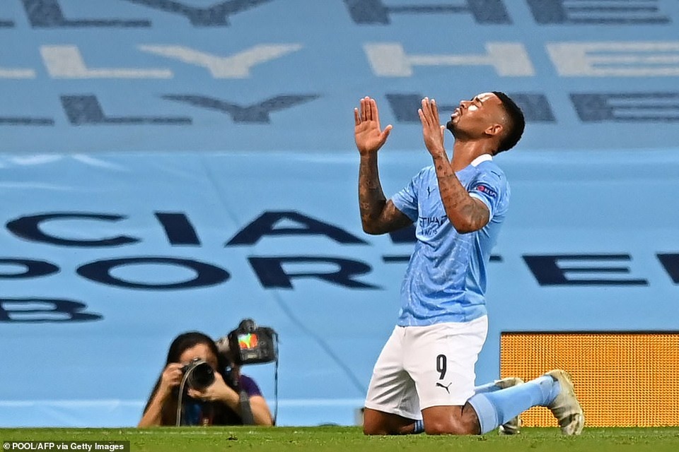 Hạ gục Real Madrid, Man City tiến vào tứ kết Champions League - 9 Hạ gục Real Madrid, Man City tiến vào tứ kết Champions League - 9