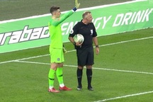 HLV Sarri tức điên do thủ thành Kepa Arrizabalaga không chịu rời sân