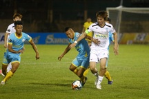 HA Gia Lai thất thủ trước TPHCM trong ngày HLV Park Hang Seo dự khán