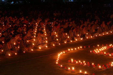 Đêm hoa đăng vì hòa bình, ủng hộ đồng bào miền Trung