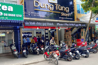 Ông chủ Phạm Thanh Tùng chia sẻ cách kiểm tra iPhone chính hãng nhanh chóng, an toàn tại Dung Tùng Store