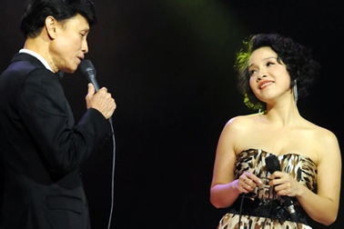 Tuấn Ngọc nghẹn ngào khi thỏa nguyện ở Nhà hát Lớn