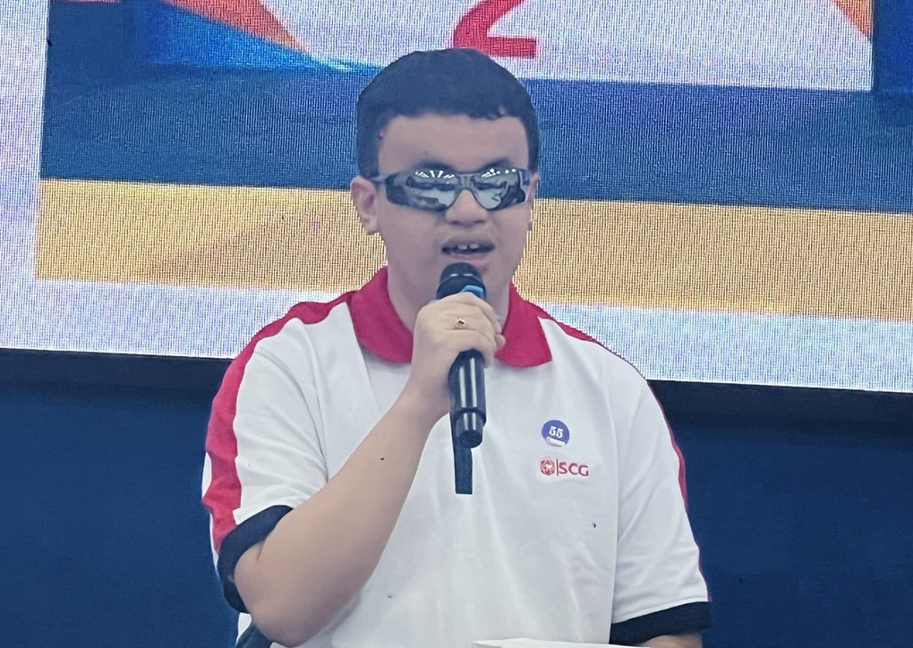 Chàng trai mù học trường đại học top đầu ở TPHCM - 2 Chàng trai mù học trường đại học top đầu ở TPHCM - 2
