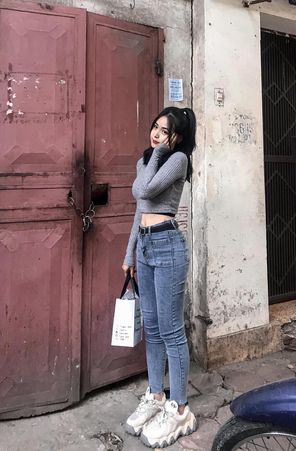 Nữ sinh trường Luật thu hút sự chú ý với gương mặt khả ái - 9 Nữ sinh trường Luật thu hút sự chú ý với gương mặt khả ái - 9