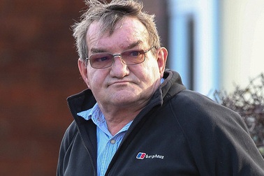 Bị kết tội vì đấm bay răng cửa chị gái 40 năm về trước