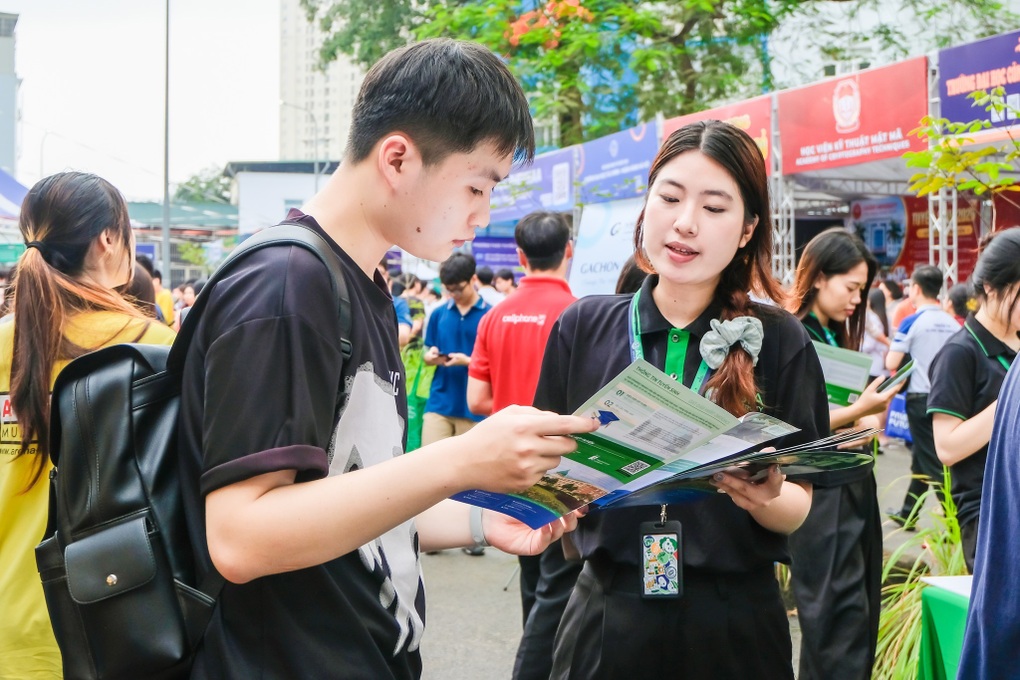Chuyên gia từ đại học Top 500 thế giới chỉ ra chuẩn nhân lực tài chính mới - 2