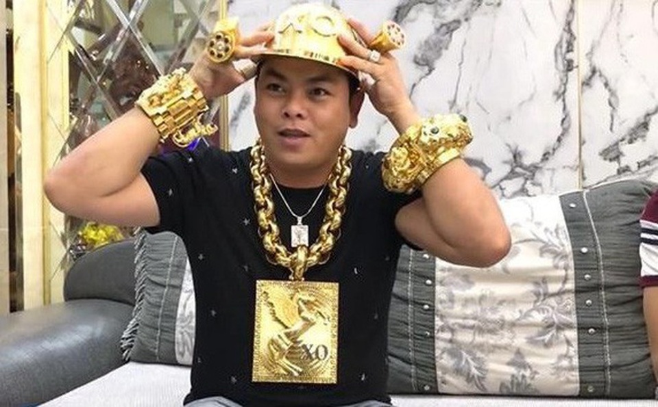 Phúc XO chỉ đạo nhân viên giúp khách xài ma túy nhưng không được bán - 1 Phúc XO chỉ đạo nhân viên giúp khách xài ma túy nhưng không được bán - 1