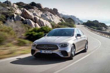 Mercedes-Benz E-Class và G-Class đang "cháy hàng"