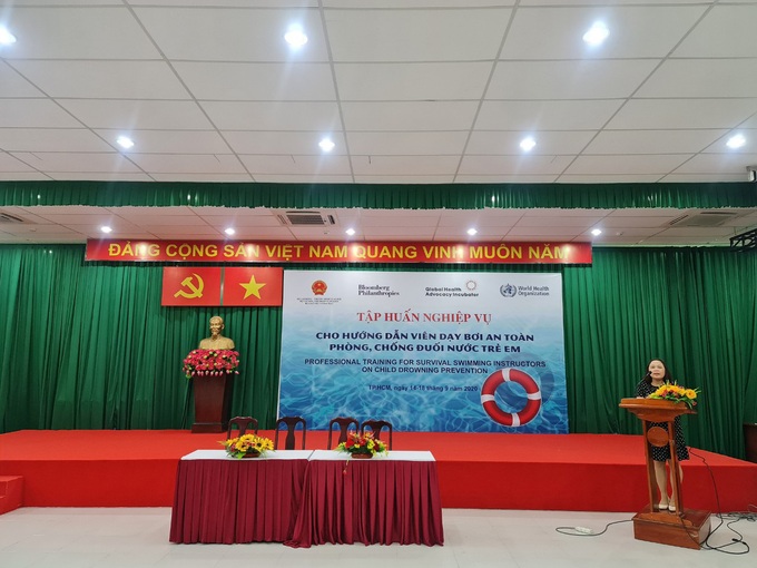 Trang bị kỹ năng nghiệp vụ dạy bơi phòng, chống đuối nước cho trẻ em - Ảnh 1. Trang bị kỹ năng nghiệp vụ dạy bơi phòng, chống đuối nước cho trẻ em - Ảnh 1.