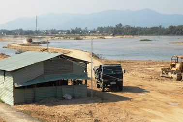 Bình Định: Doanh nghiệp khai thác cát nhận sai và hứa không tái phạm!