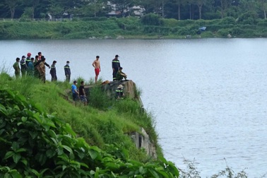 Rủ nhau thi bơi để quay clip, thanh niên chết đuối ở hồ "tử thần"