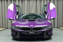 BMW i8 đẹp ngỡ ngàng trong sắc tím