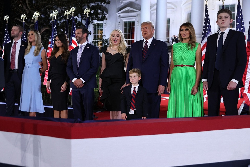 Cú huých của gia tộc Trump trên vũ đài chính trị nước Mỹ - 1 Cú huých của gia tộc Trump trên vũ đài chính trị nước Mỹ - 1
