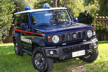 Đến lượt cảnh sát Italy chọn Suzuki Jimny làm xe tuần tra