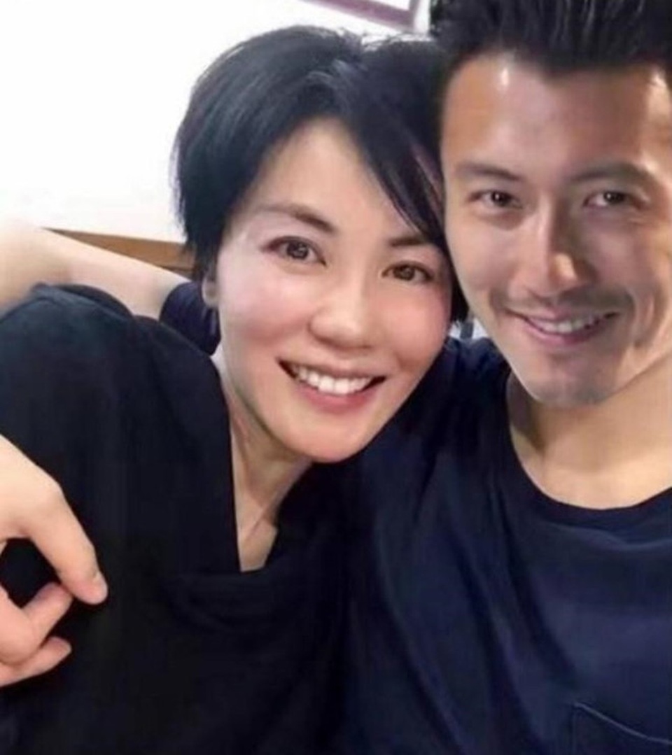 Hình ảnh hiếm hoi về Vương Phi gây sốt - 17