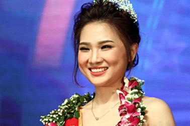 Tân Hoa khôi trường Báo "hóa giải" tranh cãi về vị trí của phụ nữ và đàn ông