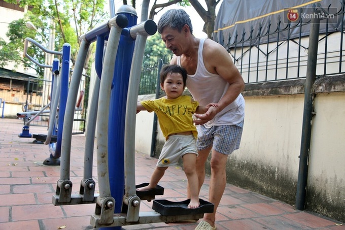 Hà Nội: Đồ phế liệu được tái chế làm khu thư giãn của người lớn, vui chơi miễn phí cho trẻ nhỏ - Ảnh 18. Hà Nội: Đồ phế liệu được tái chế làm khu thư giãn của người lớn, vui chơi miễn phí cho trẻ nhỏ - Ảnh 18.