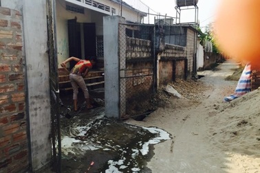 Hà Nội: Nửa đêm về cạy cửa, chém chết tình địch trên giường ngủ